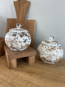 Wooden White Detailed Vases