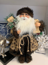 Santa holding gift (40cm)