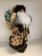 Santa holding gift (40cm)